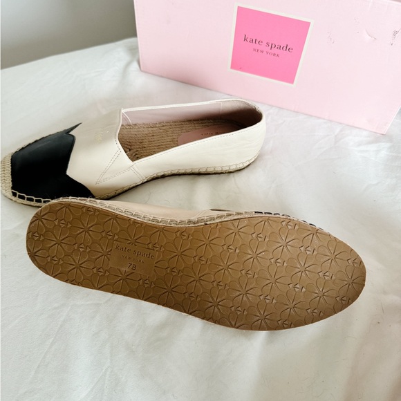 BNIB Kate Spade Garden Leather Flats - black/bare - Picture 5 of 6
